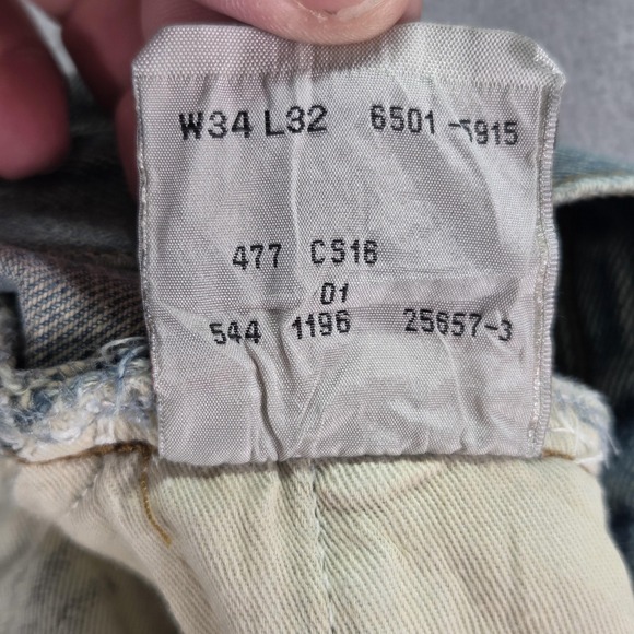 Vintage Levis 501 Jeans Mens Blue Light Wash Distressed Made in USA Fits 30x30 - Picture 16 of 16